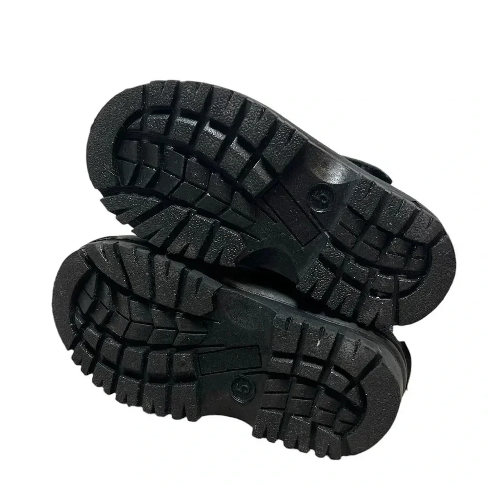 Zoogs Toddler Blue and Black Snow Boots with fleece lining Size 5